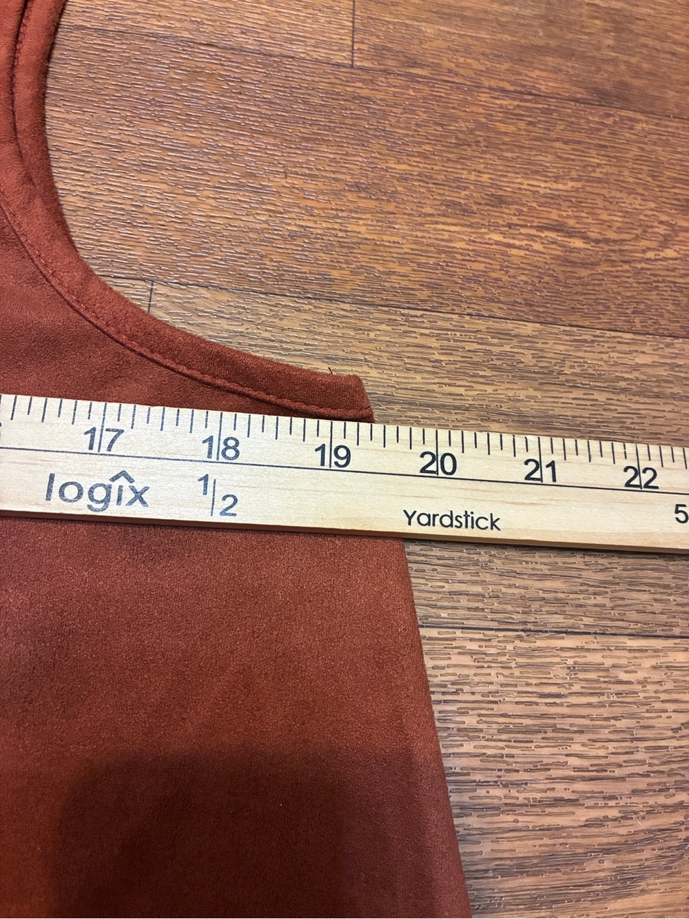 Sleeveless Women’s Alyx Suede-Look Rust Tank Top Size Petite Large - Picture 6 of 8